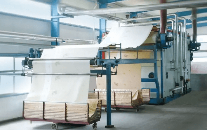 (圖:造紙消泡劑運(yùn)用現(xiàn)場(chǎng))