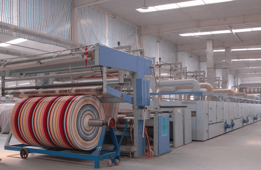 （圖：紡織廠現(xiàn)場工作）