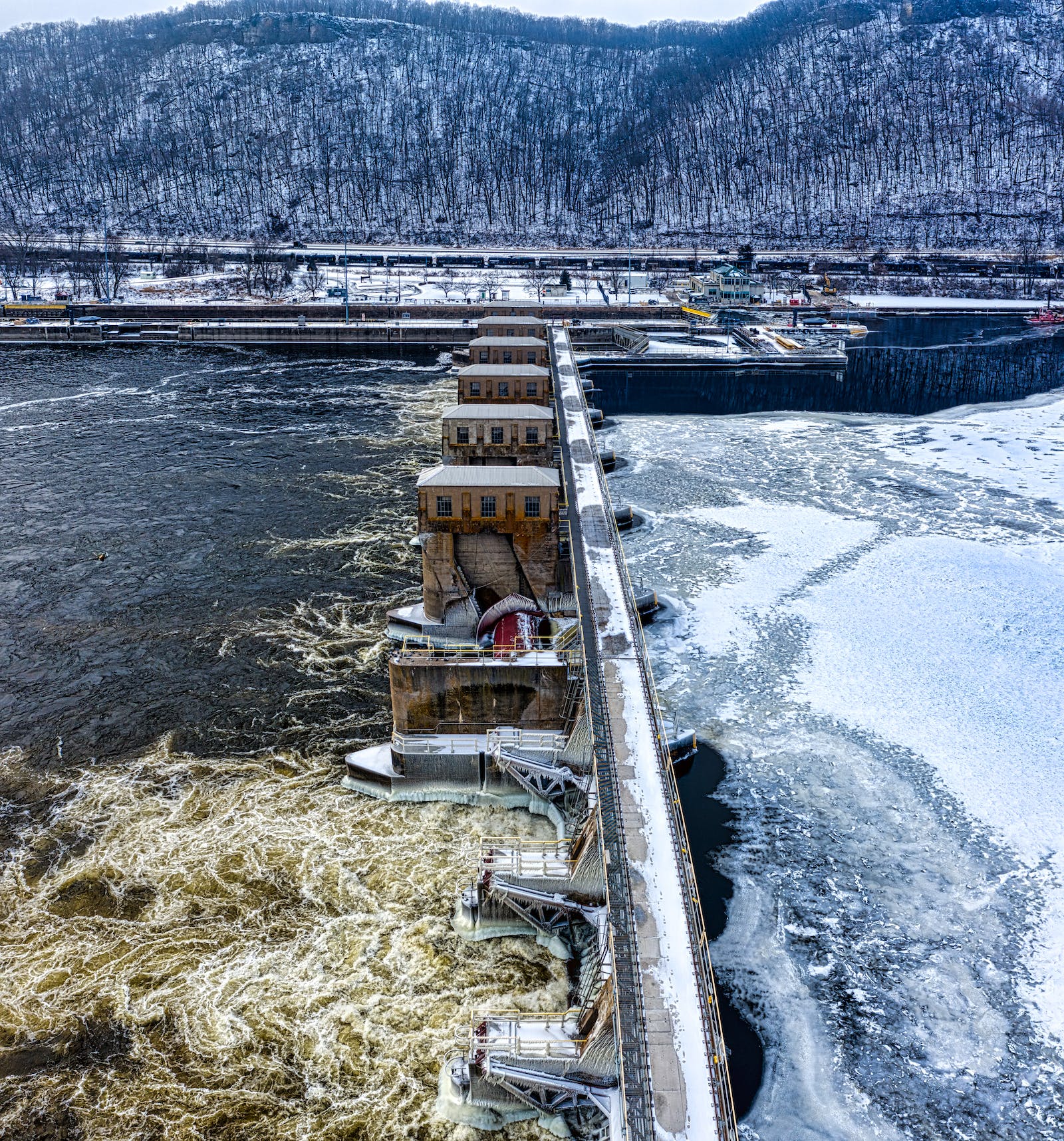 (圖:南輝水處理消泡劑應用)
