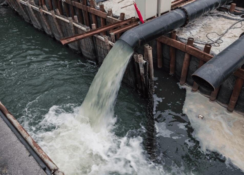 （圖：造紙廠廢水處理池）