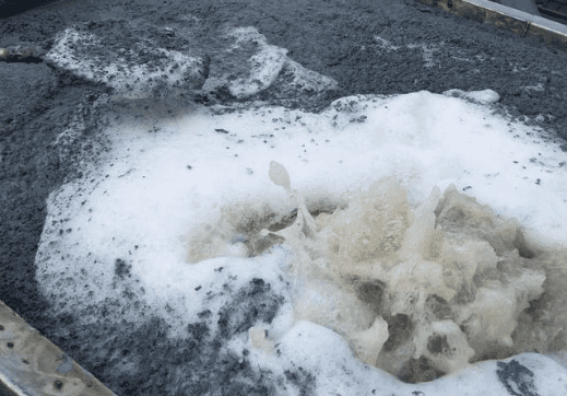 (圖:污水處理廠起泡場景)